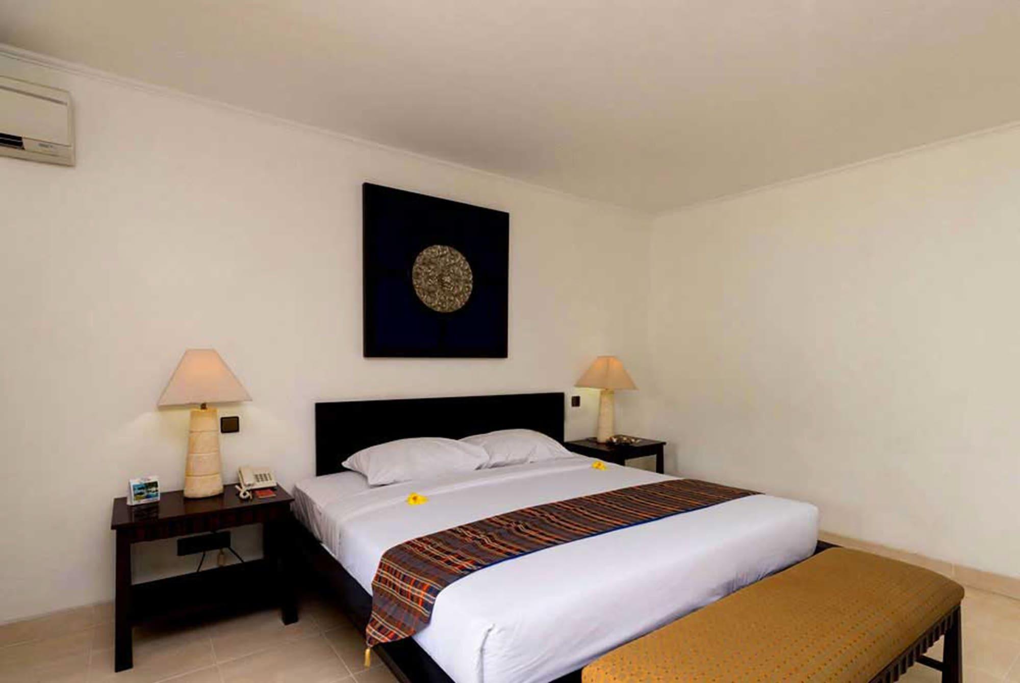 Legong Keraton Beach Hotel Canggu Esterno foto
