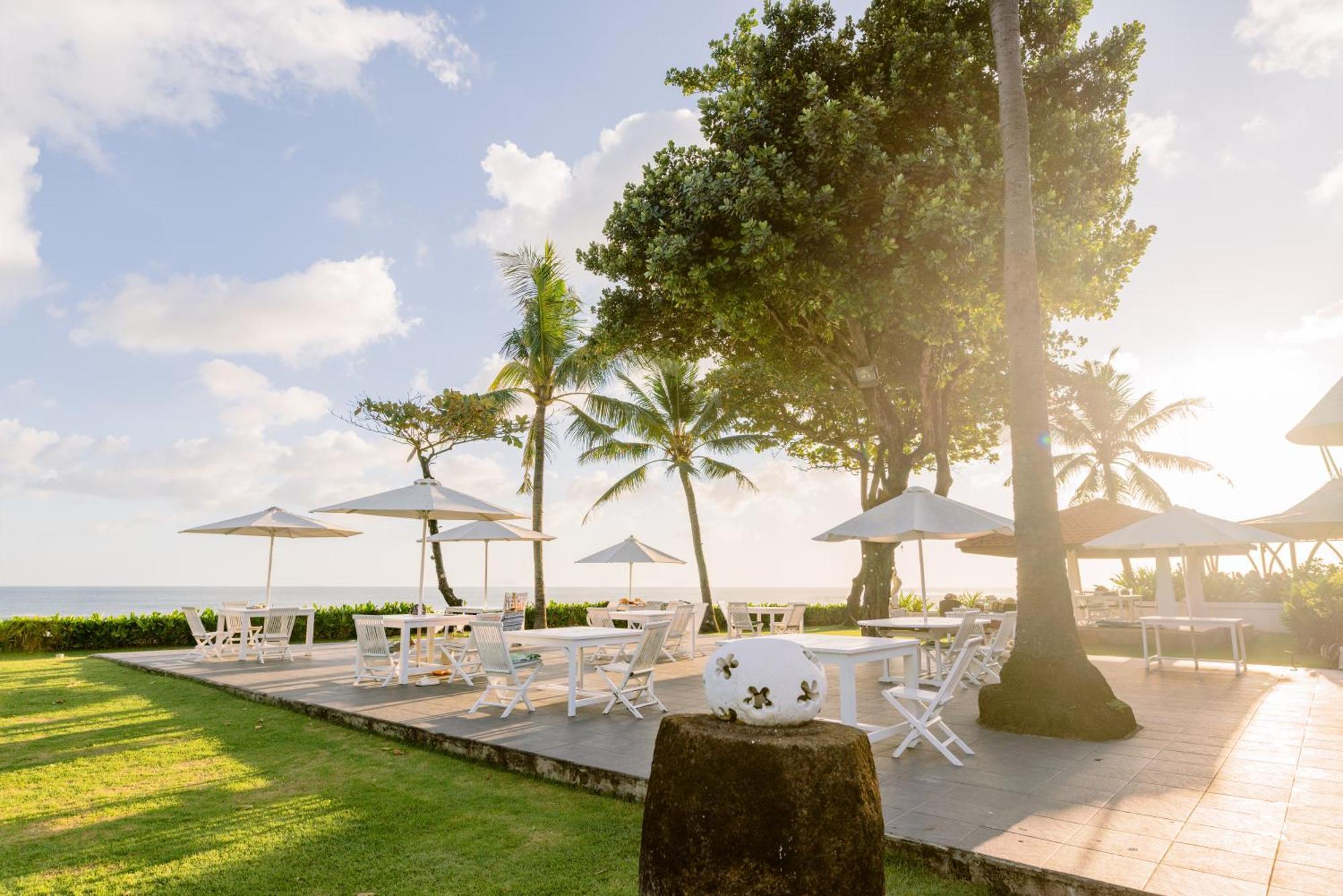 Legong Keraton Beach Hotel Canggu Esterno foto