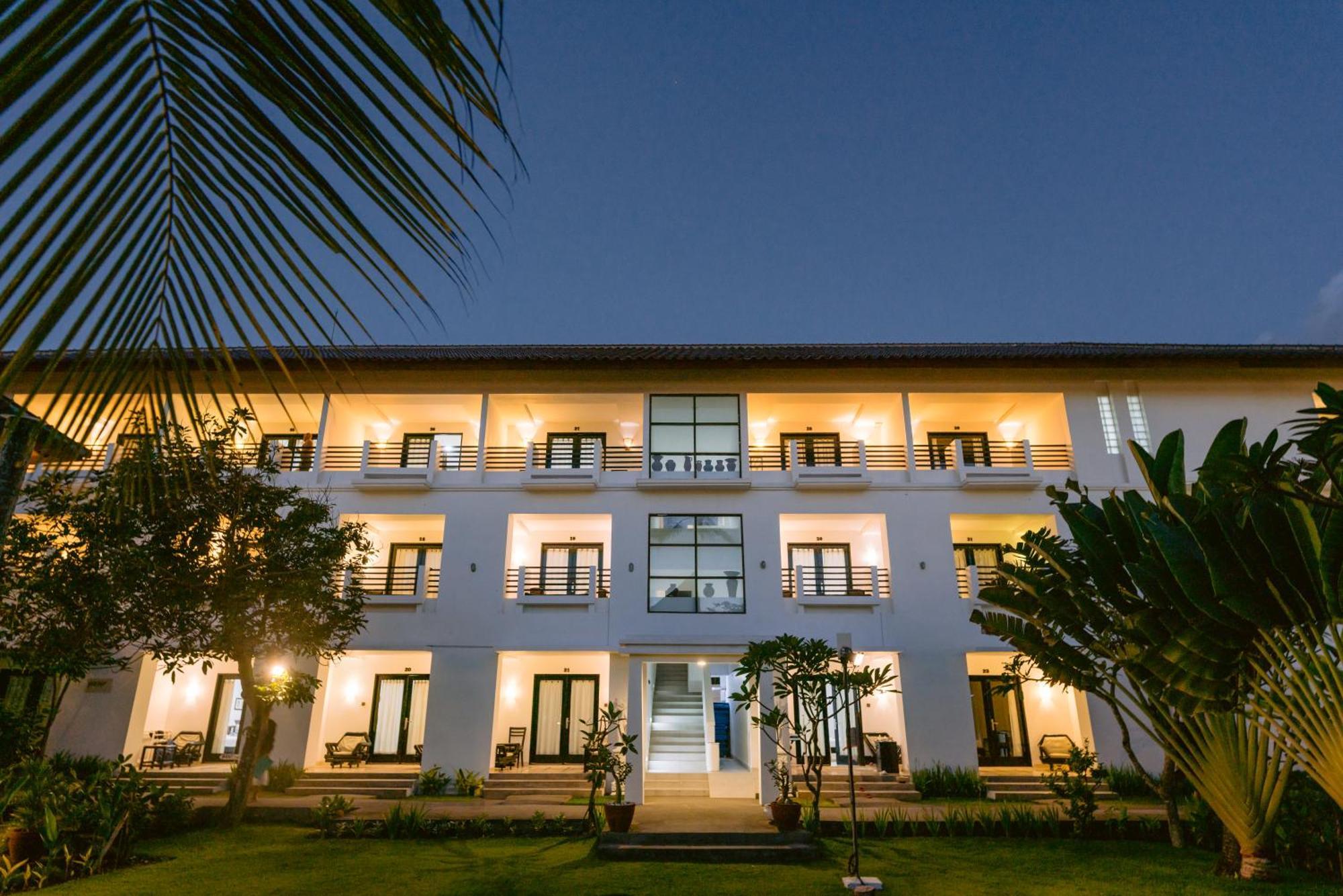 Legong Keraton Beach Hotel Canggu Esterno foto