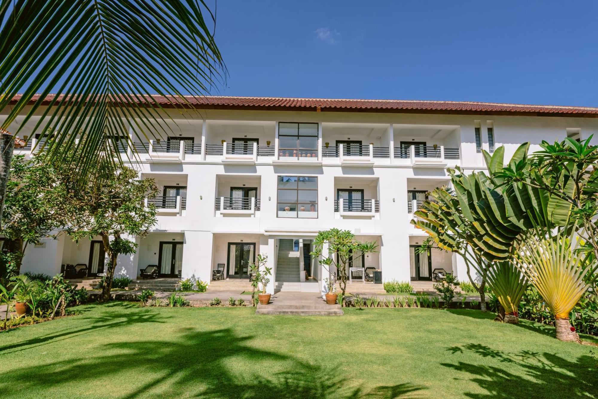 Legong Keraton Beach Hotel Canggu Esterno foto