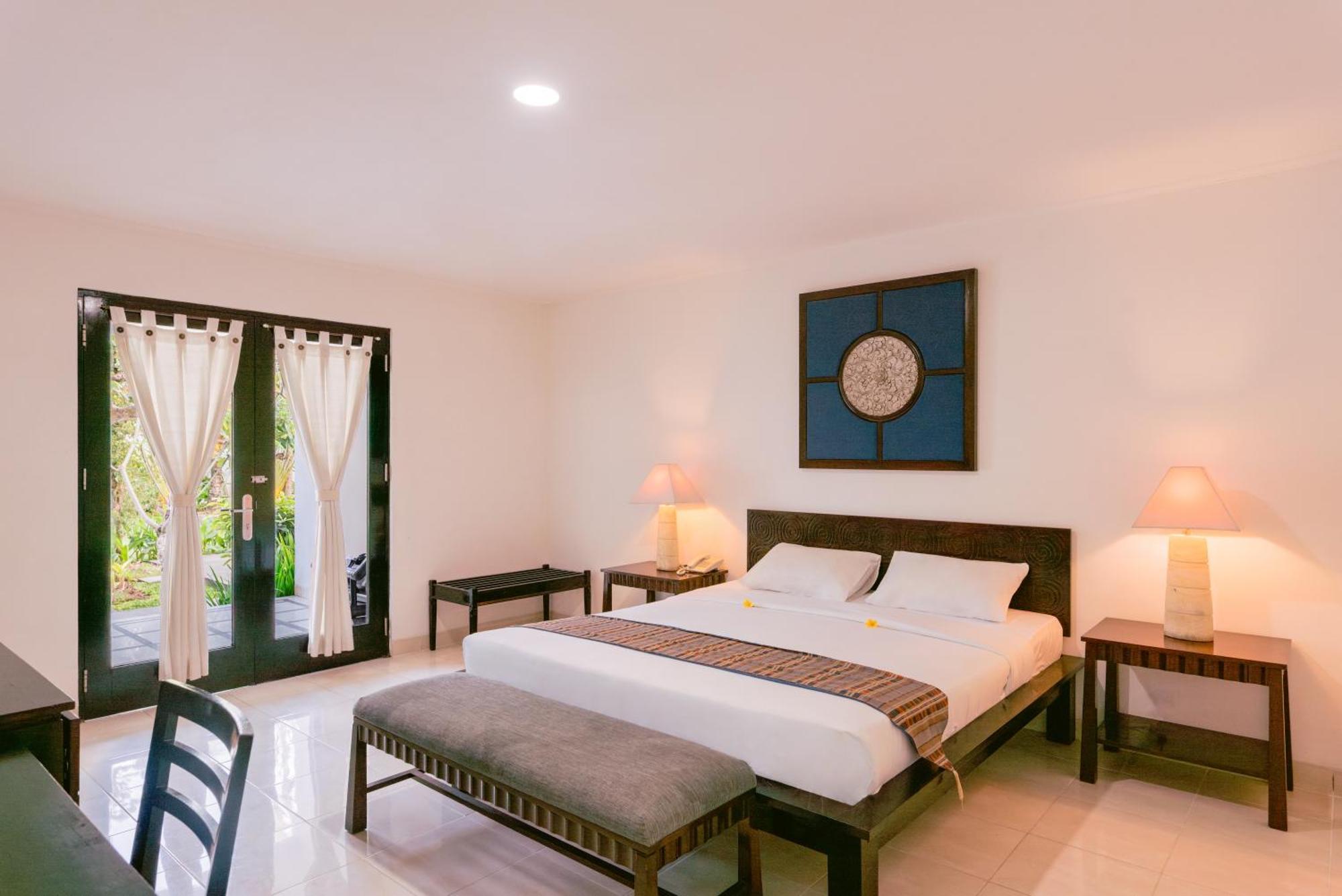 Legong Keraton Beach Hotel Canggu Esterno foto