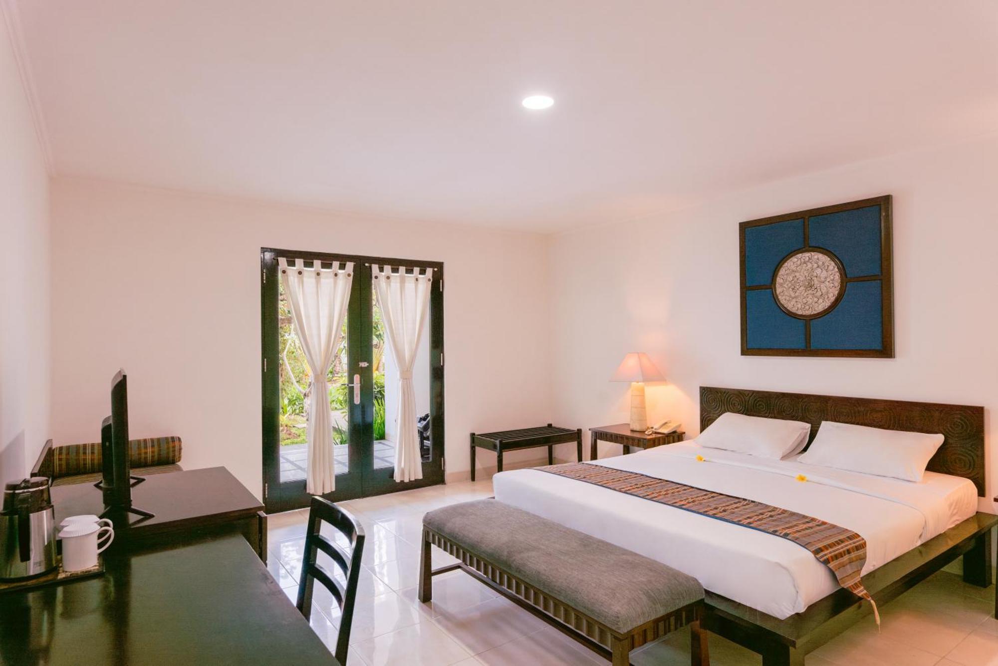 Legong Keraton Beach Hotel Canggu Esterno foto